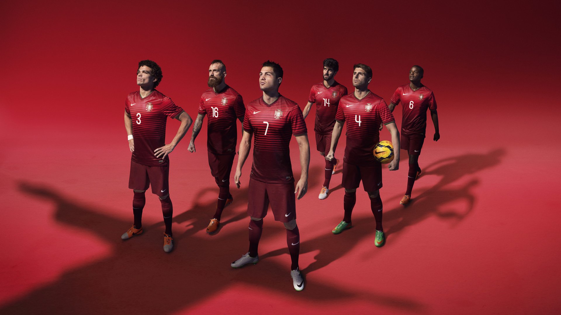 美国队中场贝尔特拉在巴黎奥运会上展现出强大的进攻组织能力，贝尔特拉梅